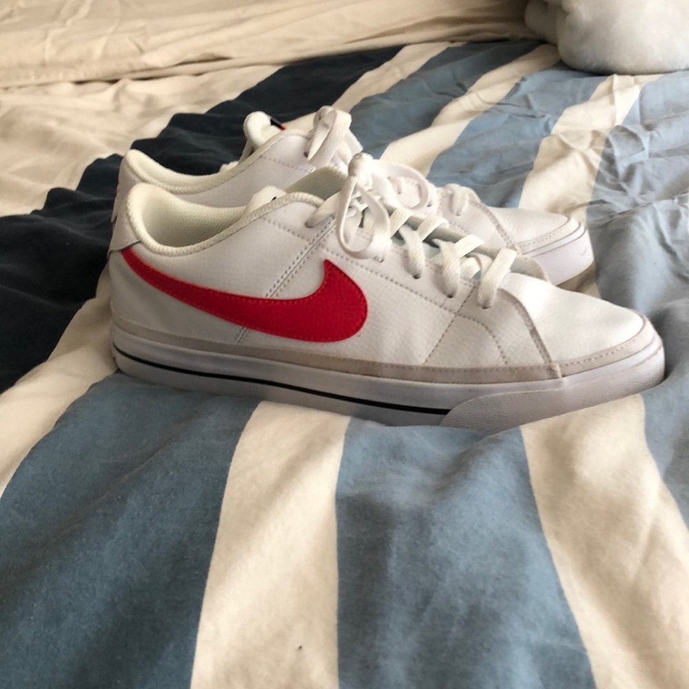 Nike Low Courts